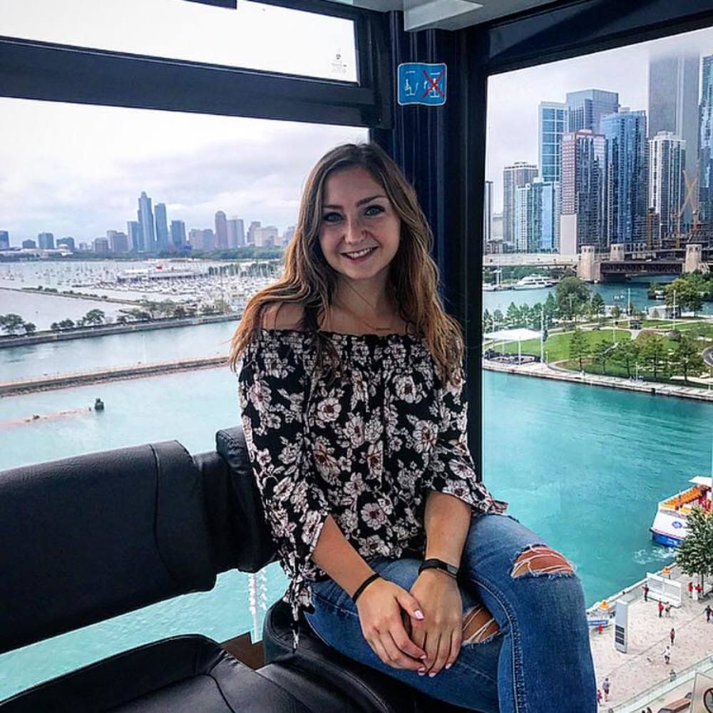 Meet your Posher, Lia